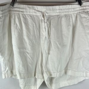 NWT: old navy white linen shorts sold out (XXL)